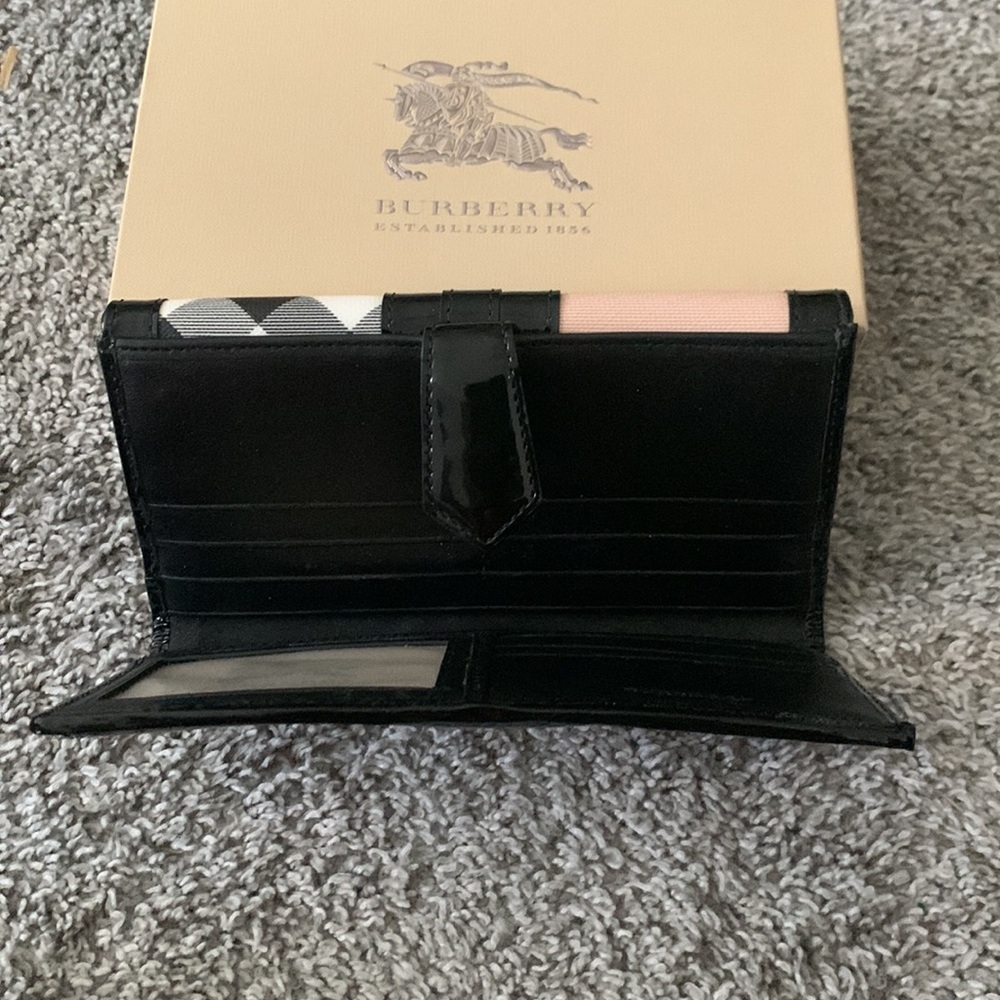 Burberry Wallet - Picture 4 of 5
